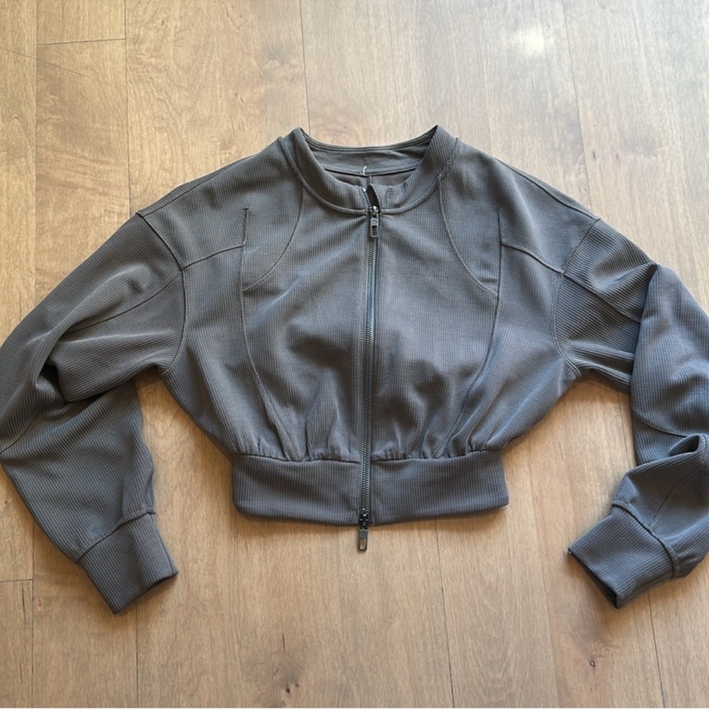 Lululemon Ribbed Softstreme Cropped Jacket size 2 - Picture 4 of 9
